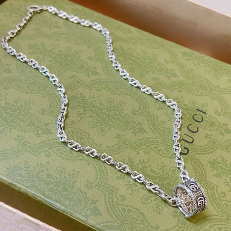 G*u*i necklaces